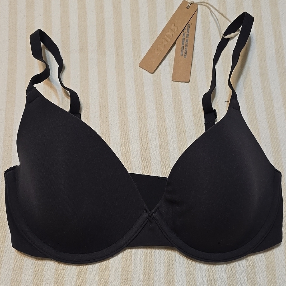 SKIMS Fits Everybody T-shirt Demi Bra Size:30C